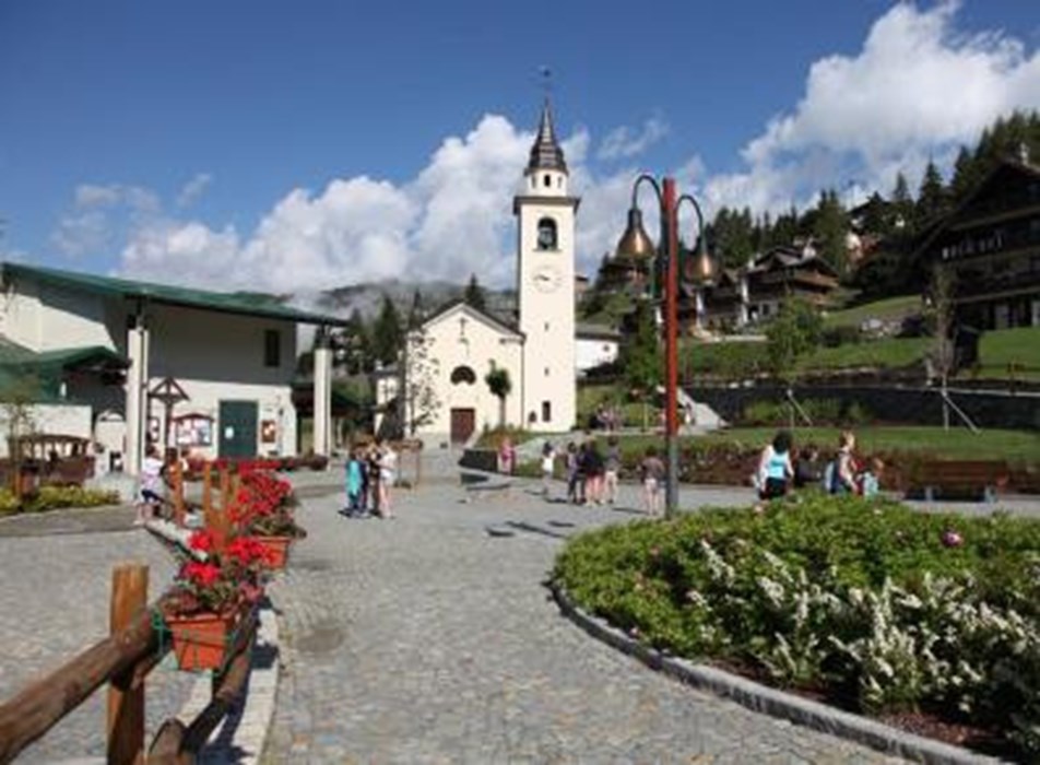 Chamois, the car-free village Chamois, the car-free village