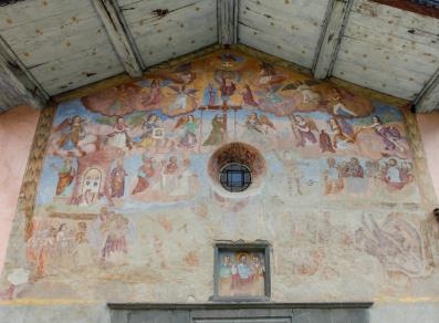 frescos en la fachada - iglesia parroquial de Perloz