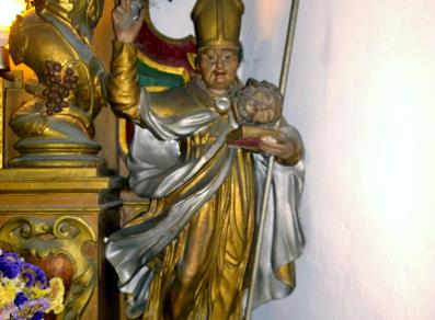 19/5000
statue of San Grato