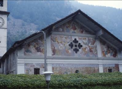 La façade avec la fresque du Jugement dernier