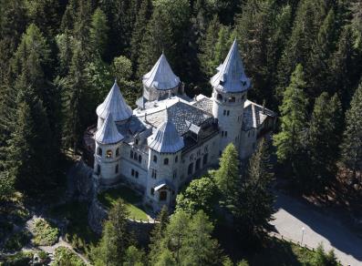 Le château Savoie près de Gressoney-Saint-Jean