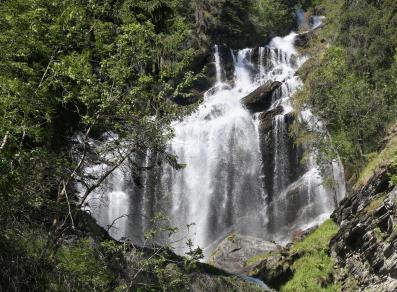 Lenteney waterfall - La Salle