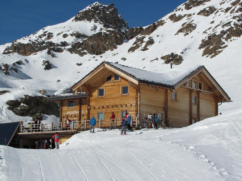 Offene Berghütten für Skifahrer
