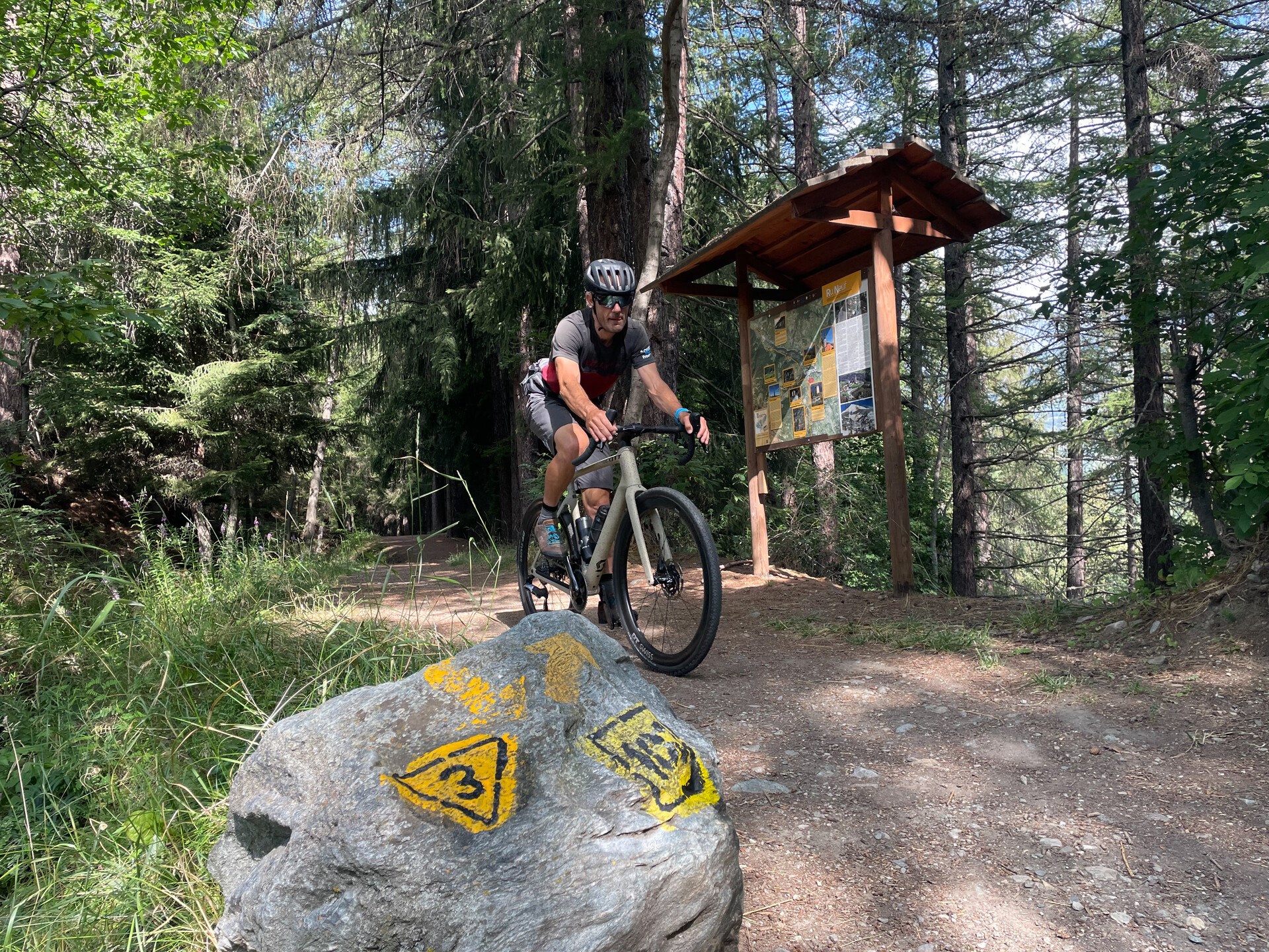 gravel banner 2