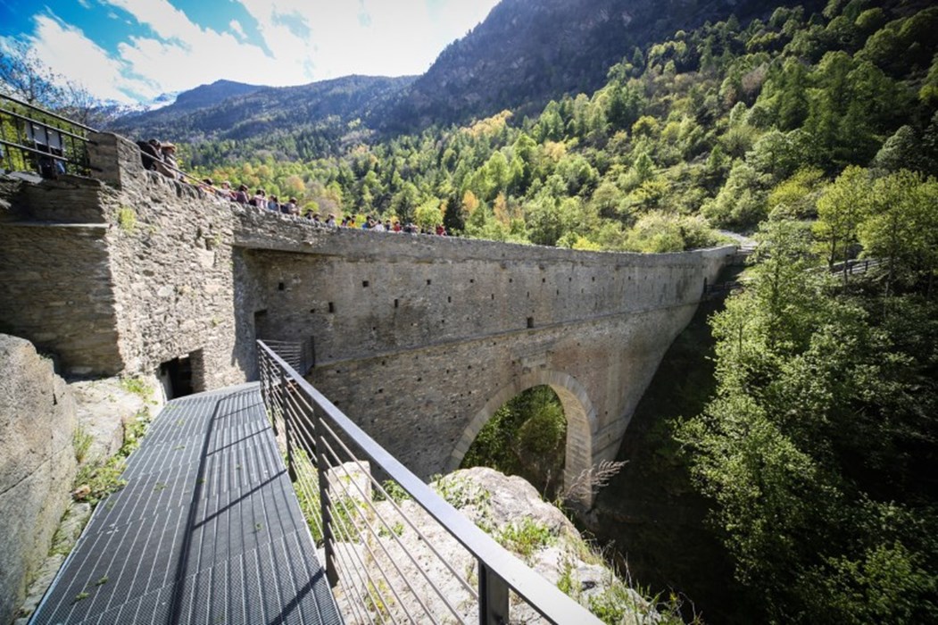 Ponte-acquedotto di Pondel