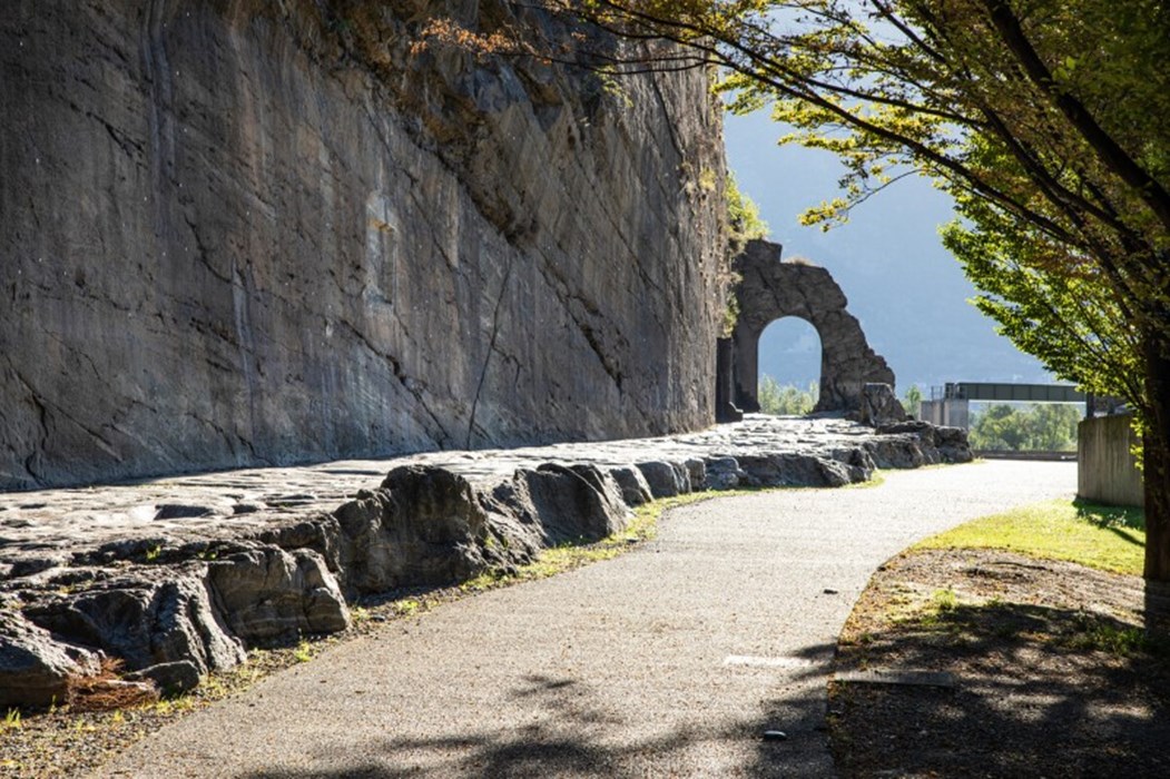 Arco sulla via delle Gallie