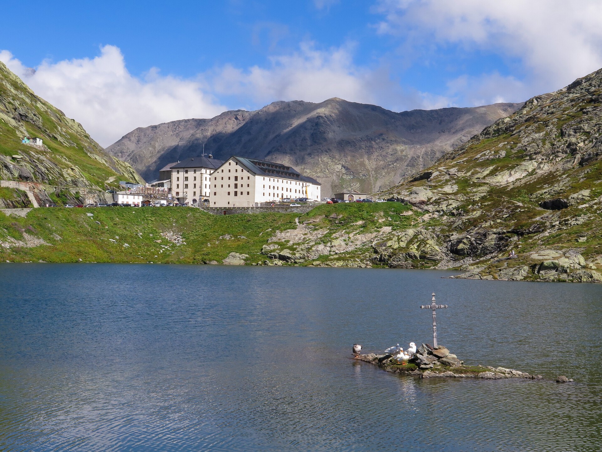 Tour du Grand-Saint-Bernard