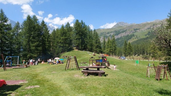Children's play park