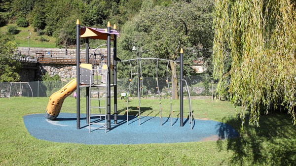Parco giochi - Loc. Capoluogo