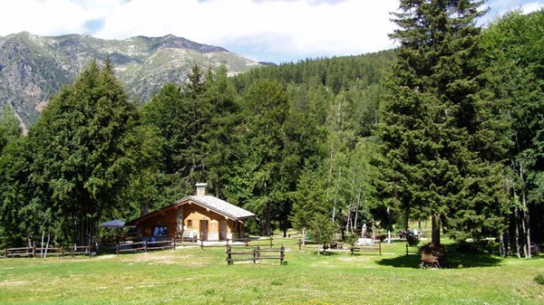 Aire de pique-nique "Pian Coumarial" - Fontainemore
