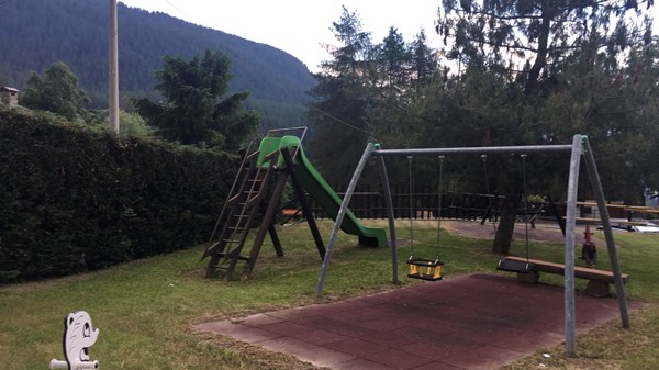 Aire de jeux pour enfants à Messelod
