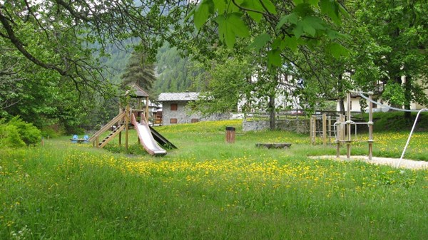 Parco giochi comunale in località Rofono