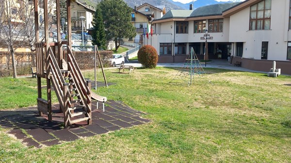 Parco giochi presso il Municipio