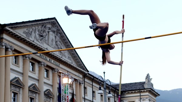 Pole vault on the square
