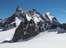 Snowshoe hike on the Mont Blanc glacier with a visit to the Skyway cable car
