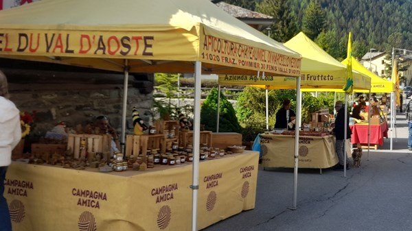Lo Tsavèn - mercato dei prodotti locali