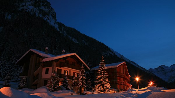 Snowshoe hike with aperitif in a hut - Tracce Alpine 