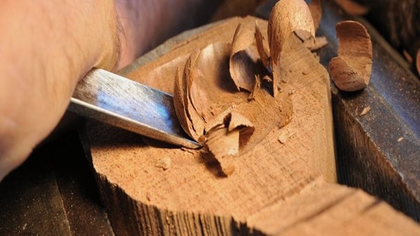 Dimostrazione di lavorazione artigianale - scultura