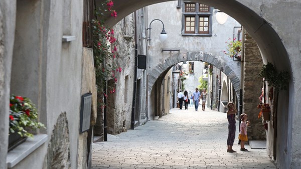 Valdostani per sempre. Viaggio emozionale nel cuore della Valle d'Aosta