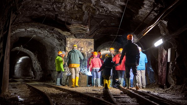 Guided visit to the old mine by night