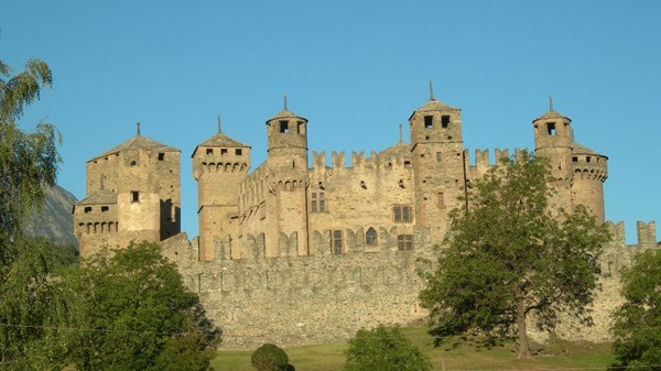 A tour of castles, Aosta Valley traditions and local products