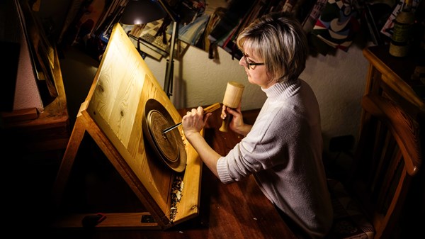 Workshop di intaglio su legno con Cristina Costalaia