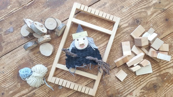 Mani sull'albero La Befana a modo mio - Atelier di legno e lana per bambini