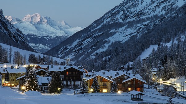 Le crépuscule sur le lac