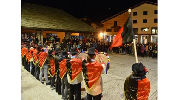 Fête costumée avec les jeunes de Cogne