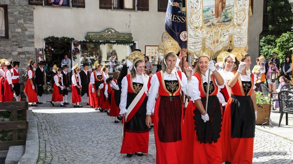Incontro con gli autori - Lino e Nadia Guindani presentano "Énz Land: Gressoney, un angolo di terra Walser nel cuore delle Alpi"
