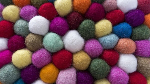 Creazione di gioielli in feltro 