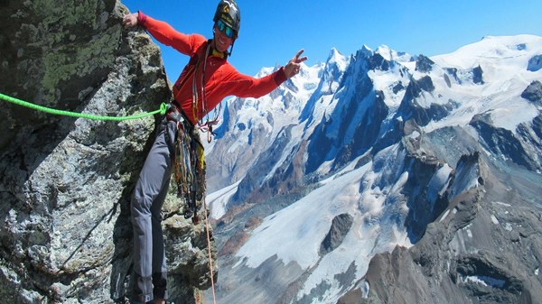 Night with the alpinist François Cazzanelli.