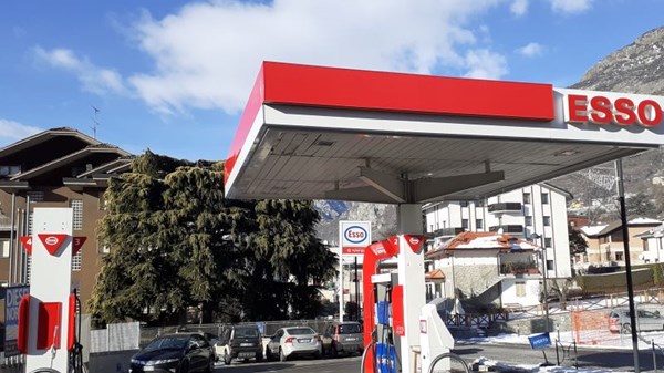 Distributeur d'essence Esso