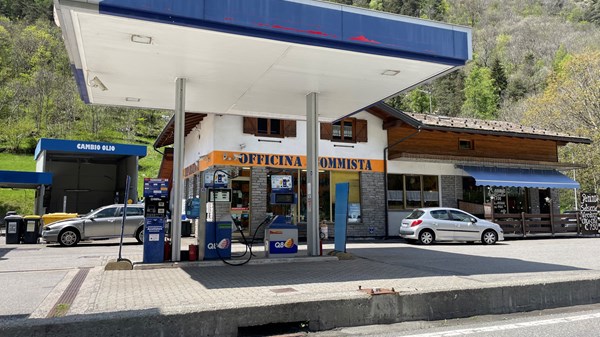 Q8 petrol station