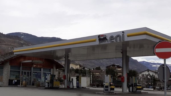 Distributeur d'essence Ponz Petroli