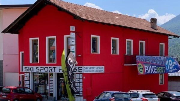 Noleggio sci e e-bike "Skisporthouse"