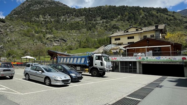 Cavalieri di Vittorio Veneto  overed  parking