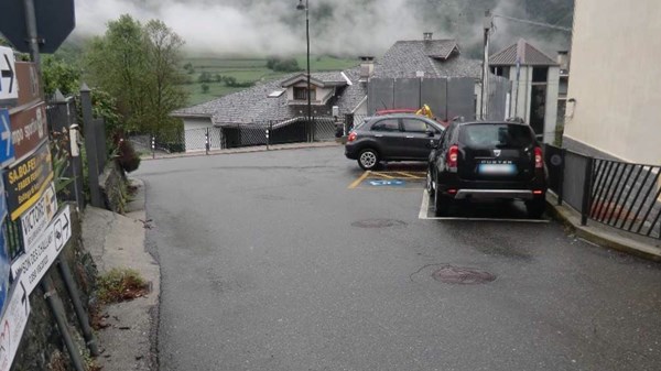 Parking près de la Mairie