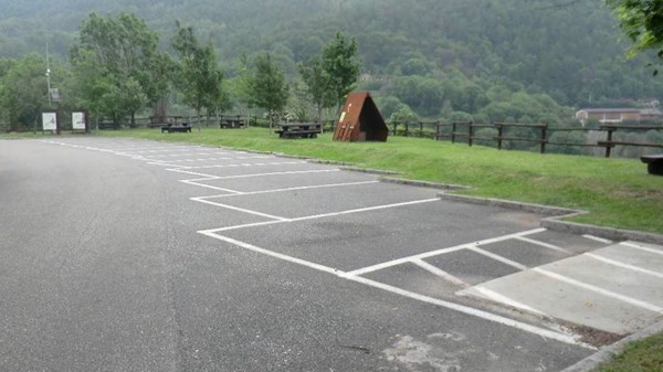 Parking pour la cascade d'Isollaz
