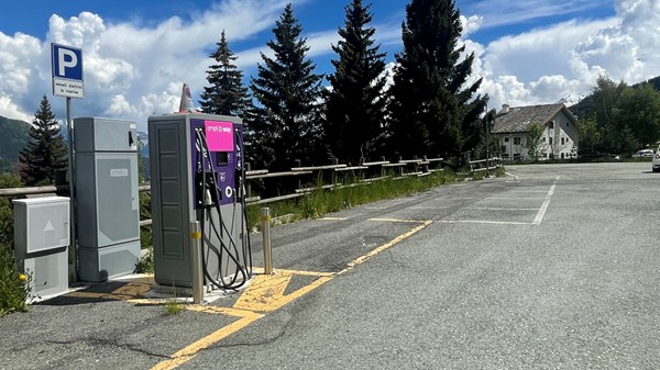 Parcheggio impianti di risalita (dietro hotel du Soleil)