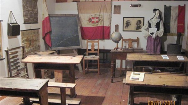 Exhibition "L'école d'autrefois"