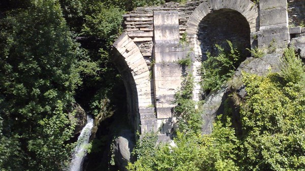 Ruderi del ponte romano