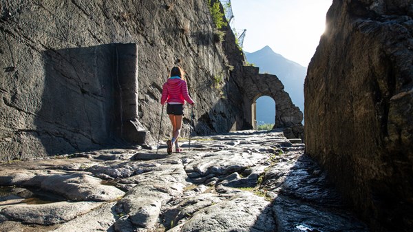 La strada romana delle Gallie ed il suo arco
