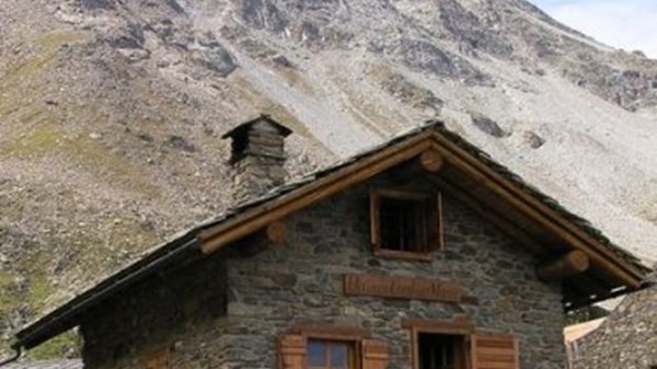 La Nouva - Pastures Nomenon - Gontier Bivouac