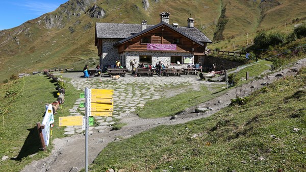 Lavachey - Rifugio Bonatti - Col Entre-Deux-Sauts