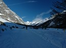 In snowshoes up to Bonatti Refuge