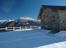 In snowshoes up to Chaligne refuge