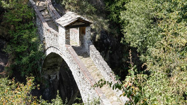 Chemin de la Vallaise et Sanctuaire Notre-Dame de la Garde