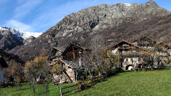 Excursion au village de Chemp