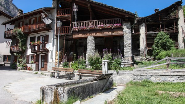 Villages of Vieux and Coveyrand